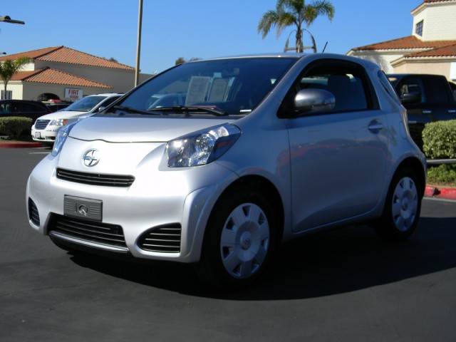 Scion iQ 2012 photo 2