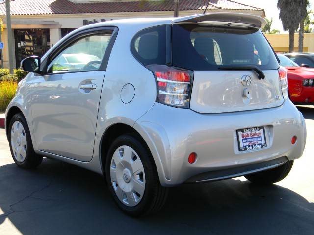 Scion iQ 2012 photo 5