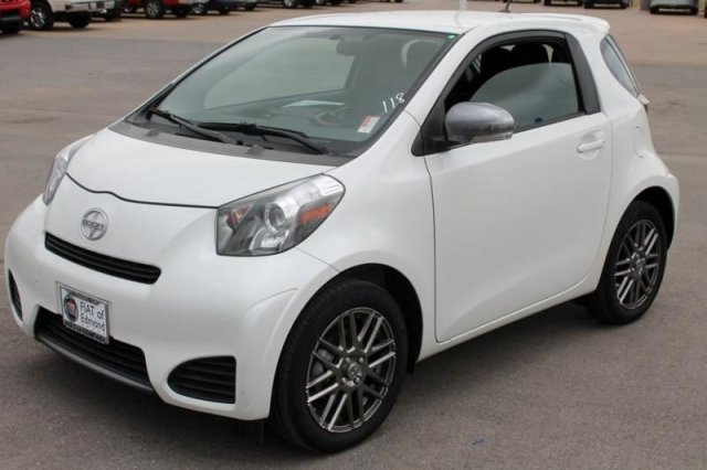 Scion iQ 2012 photo 2