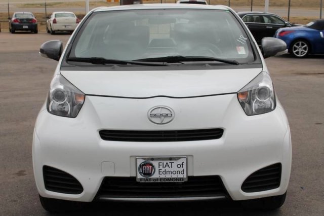 Scion iQ 2012 photo 5