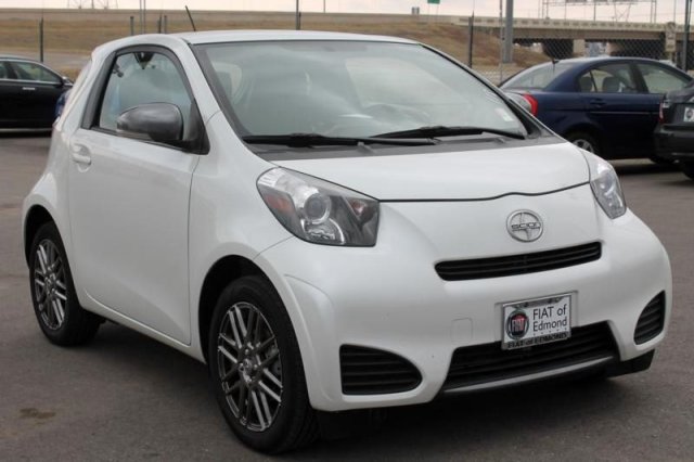 Scion iQ 2012 photo 4