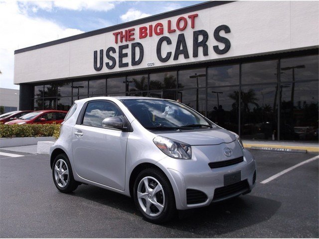 Scion iQ 2012 photo 2