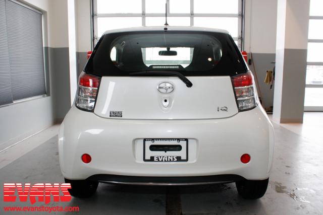 Scion iQ 2012 photo 1