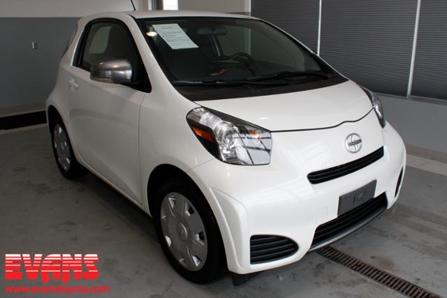 Scion iQ 2012 photo 4