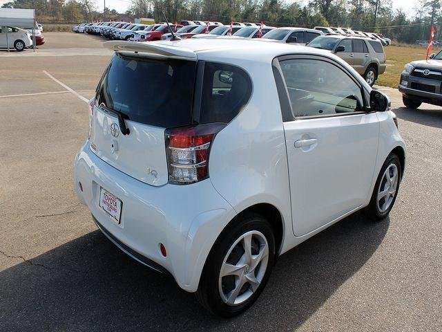 Scion iQ 2012 photo 5