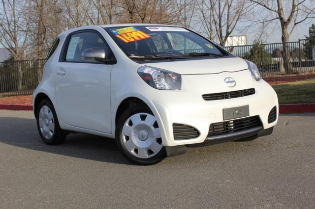 Scion iQ 2012 photo 1