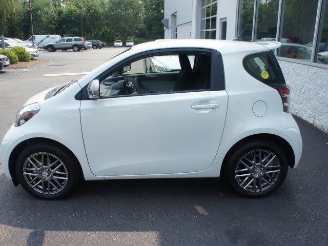 Scion iQ 2012 photo 3