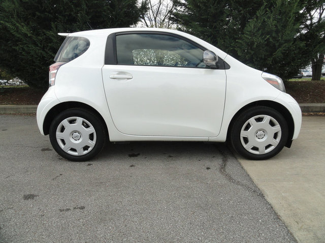 Scion iQ 2012 photo 4