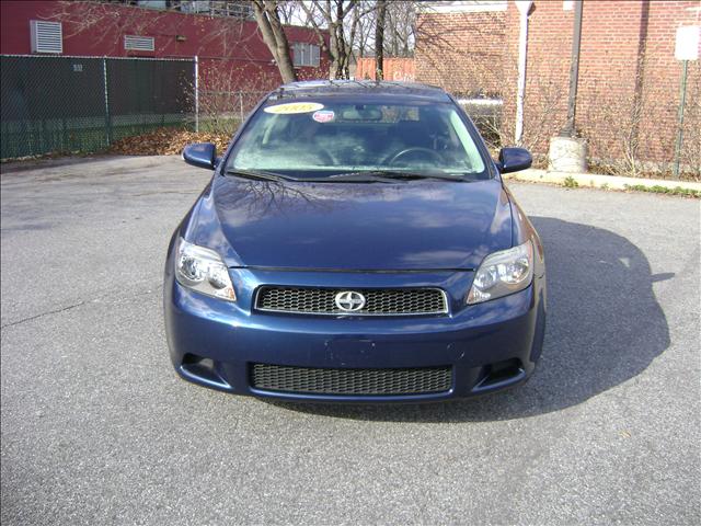 Scion tC 2005 photo 1