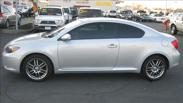 Scion tC 2005 photo 3