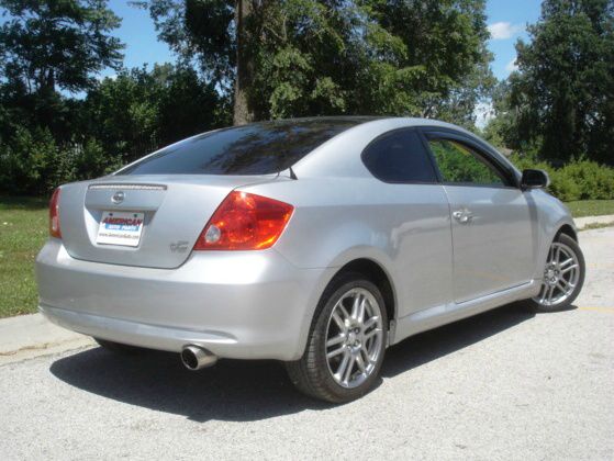 Scion tC 2005 photo 2