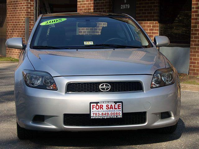 Scion tC 2005 photo 2