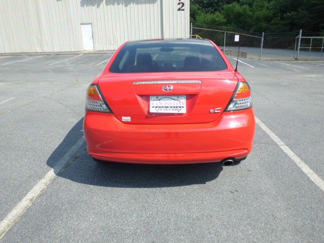 Scion tC 2005 photo 1