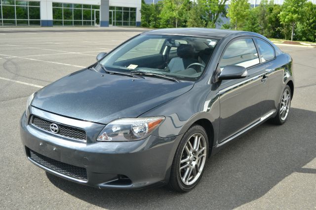 Scion tC 2005 photo 3