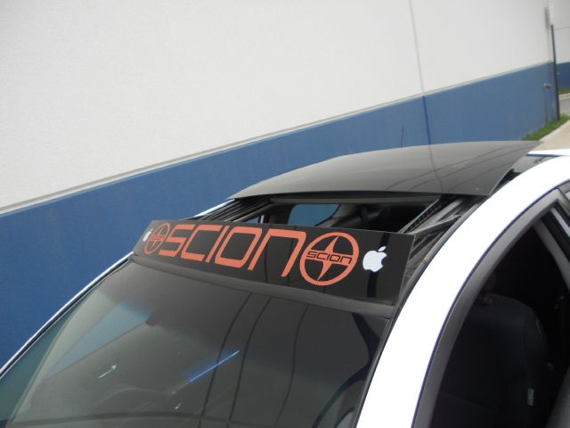 Scion tC 2005 photo 2