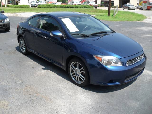 Scion tC 2005 photo 2