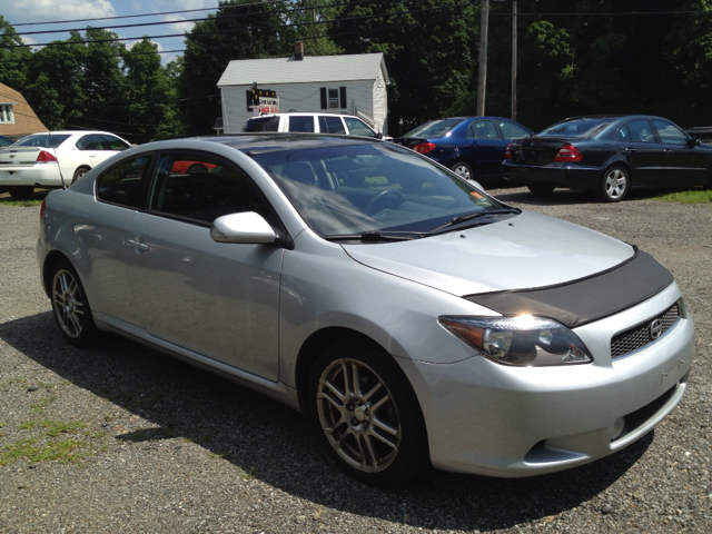 Scion tC 2005 photo 3