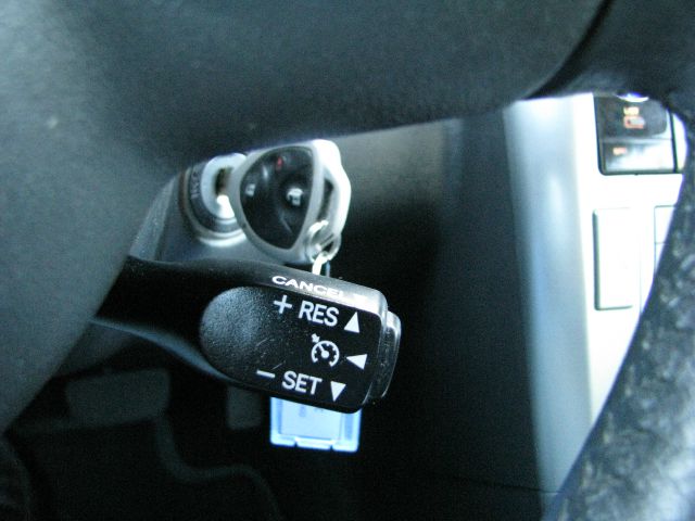 Scion tC 2005 photo 1