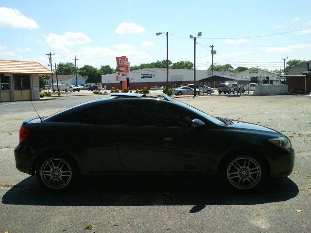 Scion tC 2005 photo 8