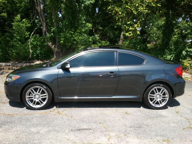 Scion tC 2005 photo 9