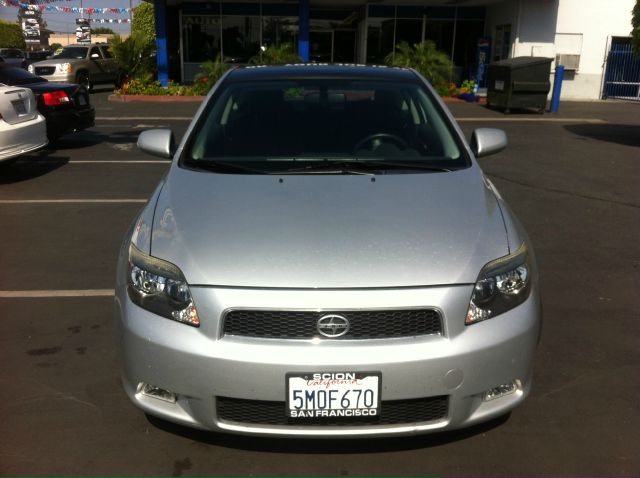 Scion tC 2005 photo 7