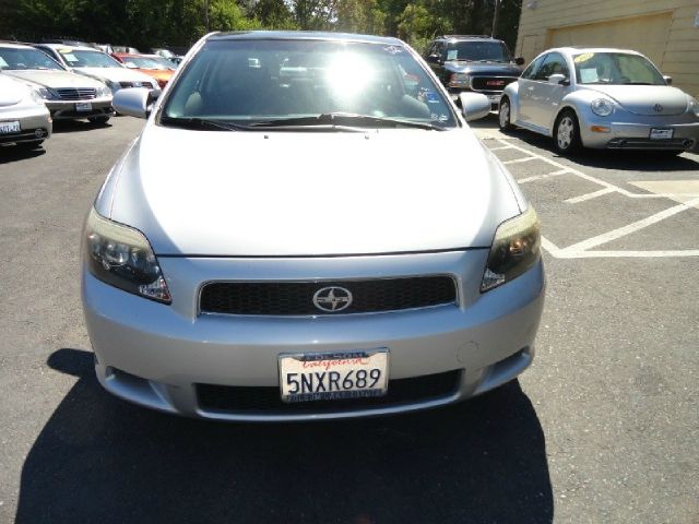 Scion tC 2005 photo 1