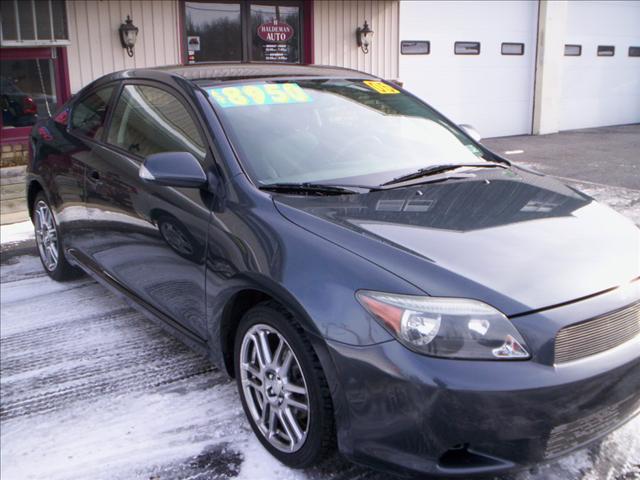 Scion tC 2005 photo 1