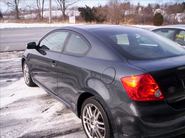 Scion tC 2005 photo 4