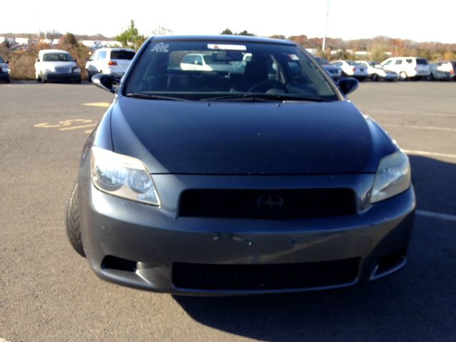 Scion tC 2005 photo 1