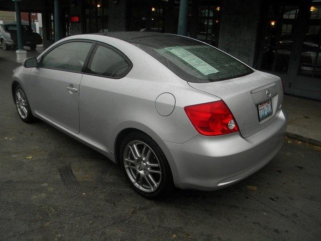 Scion tC 2005 photo 2