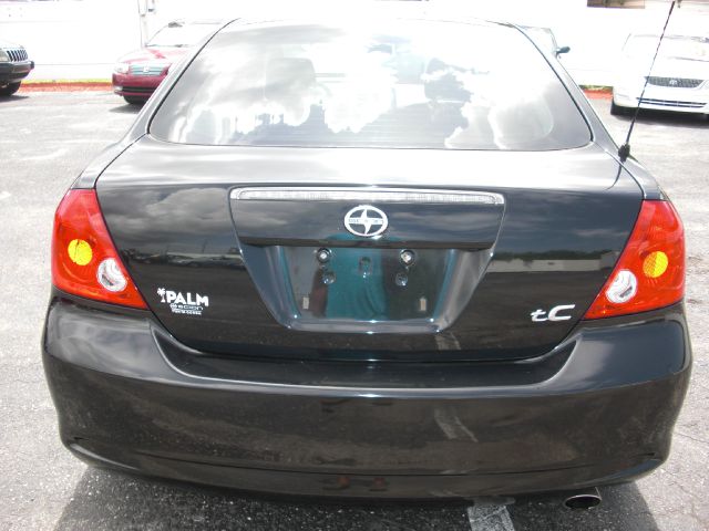 Scion tC 2005 photo 1