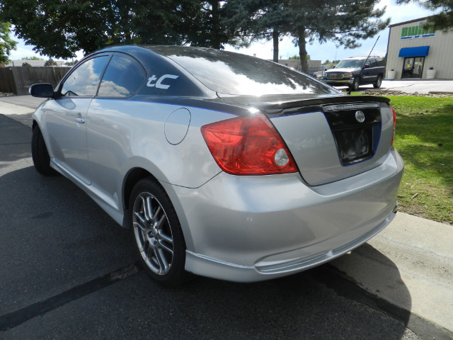 Scion tC 2005 photo 1