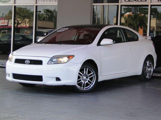 Scion tC 2005 photo 1