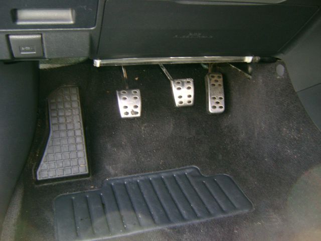 Scion tC 2005 photo 2