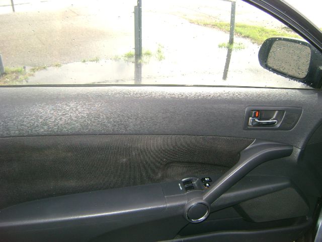 Scion tC 2005 photo 3