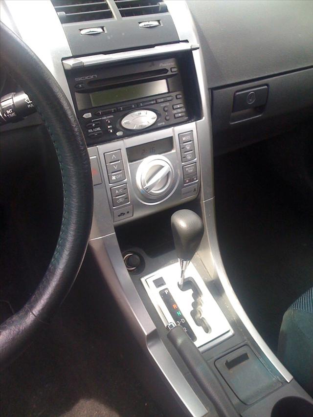 Scion tC 2005 photo 3