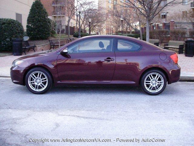 Scion tC 2005 photo 1