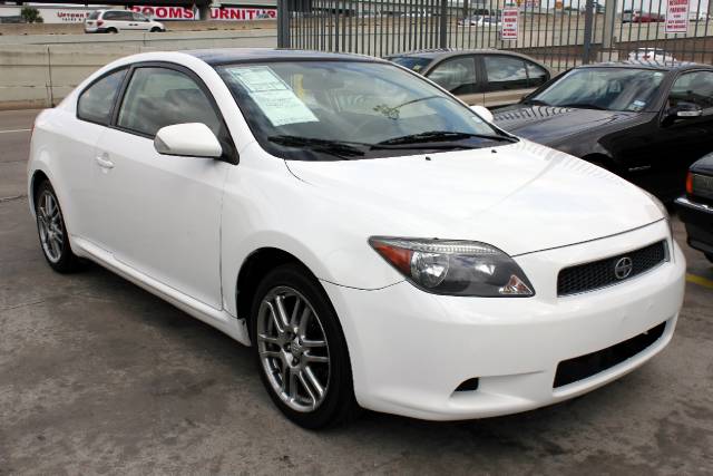 Scion tC 2005 photo 3