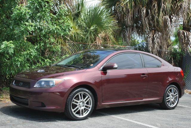 Scion tC 2005 photo 4