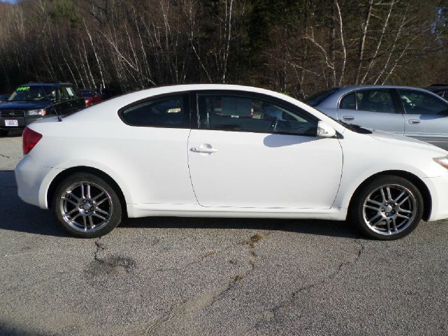 Scion tC 2005 photo 4