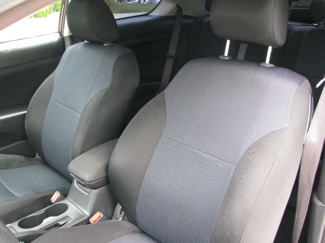 Scion tC 2005 photo 2