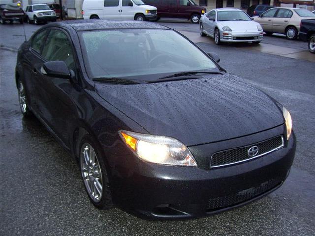 Scion tC 2005 photo 1