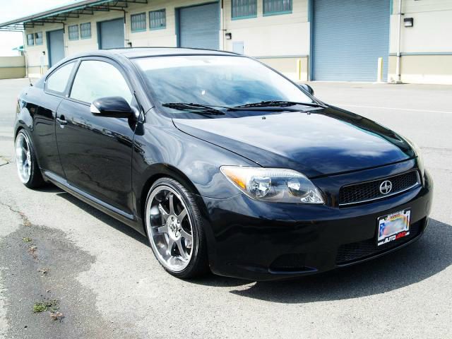 Scion tC 2005 photo 1