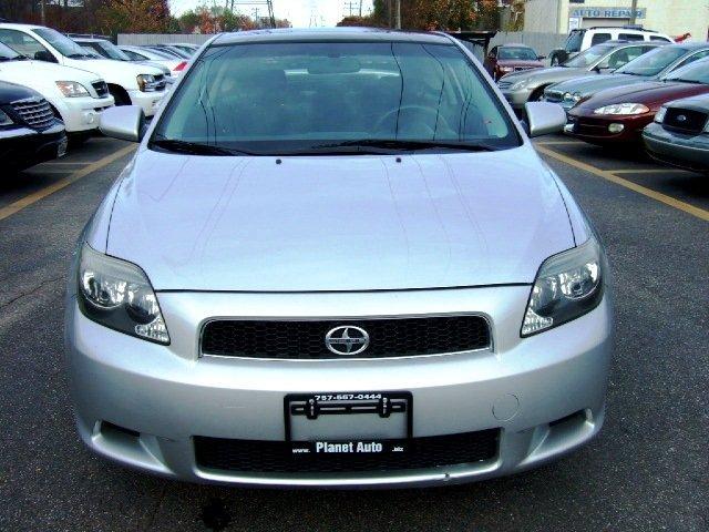 Scion tC 2005 photo 2