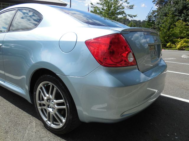 Scion tC 2005 photo 16