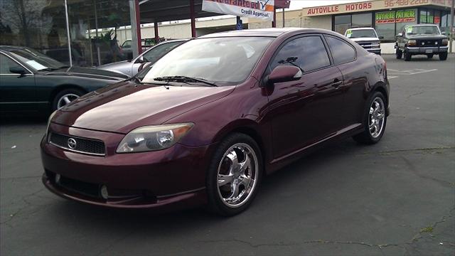 Scion tC 2005 photo 2