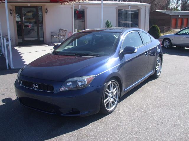 Scion tC 2005 photo 1