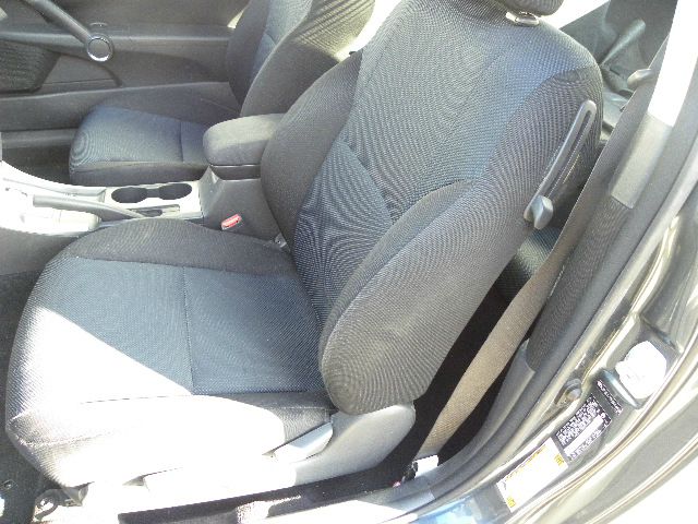 Scion tC 2005 photo 2