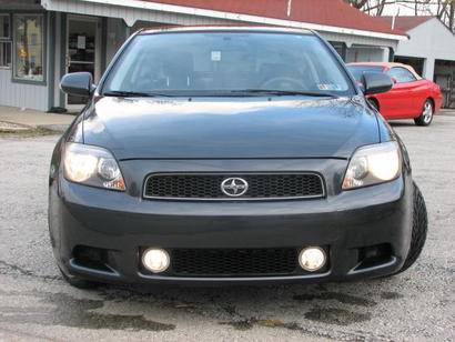 Scion tC 2005 photo 2