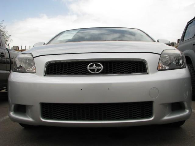 Scion tC 2005 photo 1